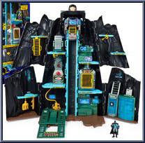 Bat-Tech Batcave 2-in-1 Action Figure