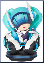 DJ Sona XL (Kinetic) Action Figure