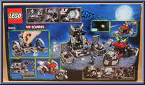 Zombies from Monster Fighters - Basic Series manufactured by Lego [Back]