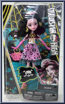 Draculaura (Nautical Ghouls) from Monster High - Shriekwrecked manufactured by Mattel [Front]