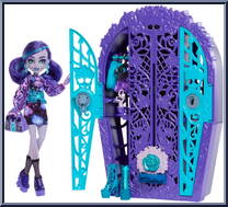 Twyla (Garden Mysteries) Action Figure