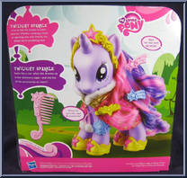 Twilight Sparkle from My Little Pony: Friendship is Magic - Fashion Style Ponies manufactured by Hasbro [Back]