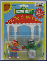 Ernie (Cane) / Oscar (Pickle Juice) from Sesame Street - Fun Day in the Park manufactured by Tara Toy [Front]