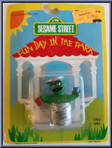 Oscar (Pickle Juice) from Sesame Street - Fun Day in the Park manufactured by Tara Toy [Front]