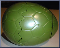 Breakin' Loose Leonardo from Teenage Mutant Ninja Turtles - Kowabunga Crackin' Turtle Egg manufactured by Playmates [Loose]