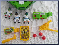 Turtle-Top - Raphael's Baseball Playset (with Cards) from Teenage Mutant Ninja Turtles - Mini Mutants manufactured by Playmates [Loose]