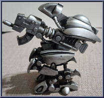 Wolverine (Battle Ravaged) from X-Men - Classics - 2000 Series manufactured by Toy Biz [Loose]