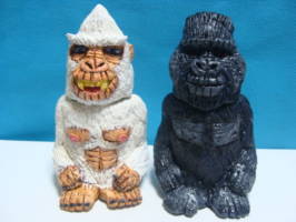 Yeti Salt and Pepper Shaker Set No.2 (Real People) Custom Other